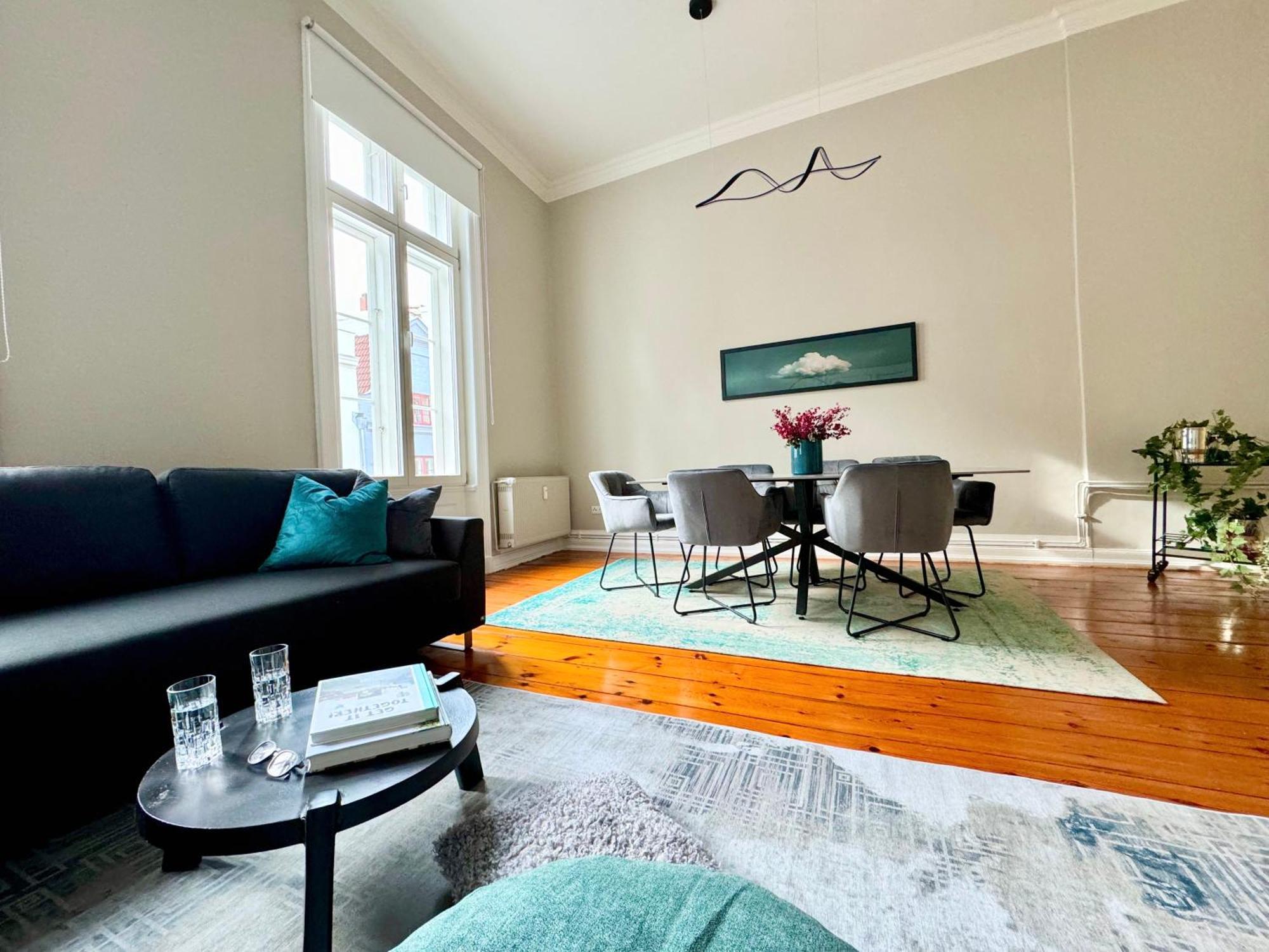 Fewo Koenigin Der Hanse - Im Herzen Der Altstadt, 3 Zimmer, Wifi Lubecca Esterno foto